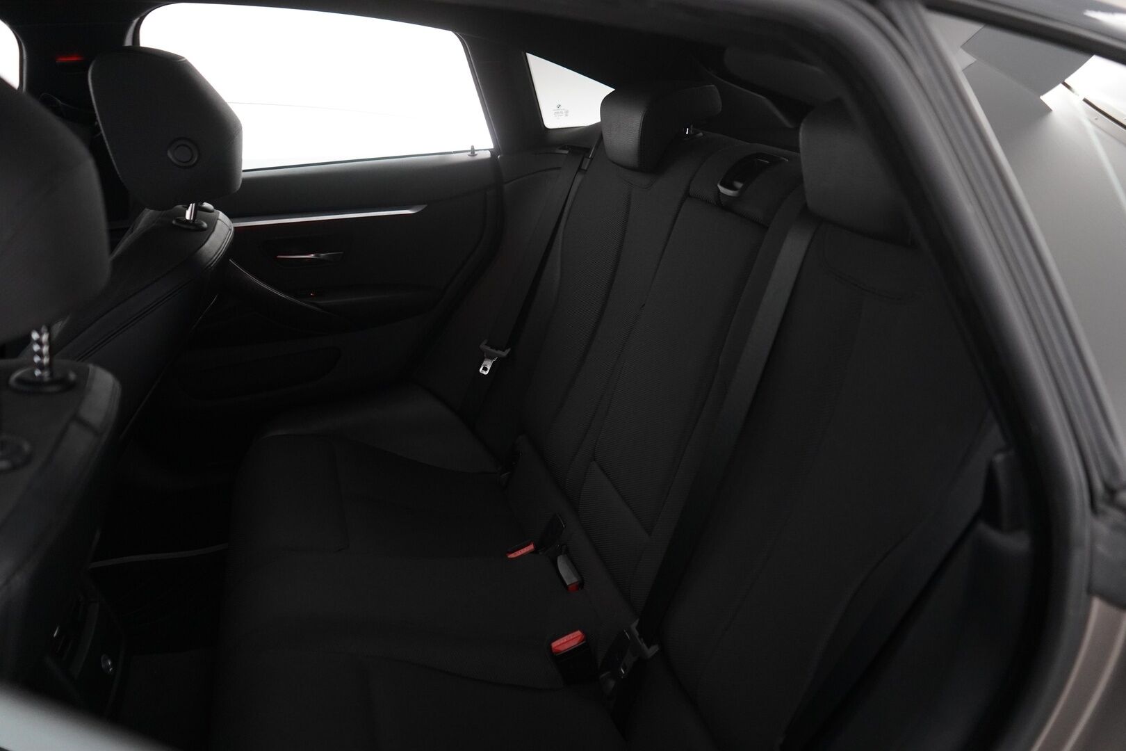 BMW 418 2015 F36 Gran Coupe 418d TwinPower Turbo A Business Aut. *Tutkat / Proffanavi / Ratinlämmitin / Urheiluistuimet* - Suomi auto / M-Sport sisäpaketti / Juuri katsastettu / Viimeisin huolto 6/25