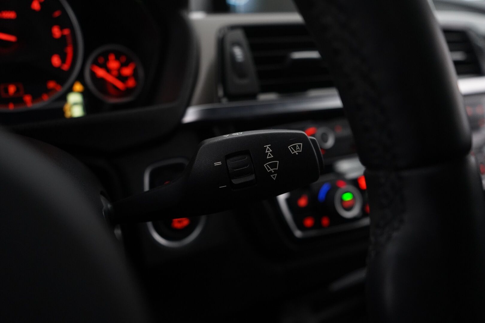 BMW 418 2015 F36 Gran Coupe 418d TwinPower Turbo A Business Aut. *Tutkat / Proffanavi / Ratinlämmitin / Urheiluistuimet* - KATSO KAMPANJAHINTA! / Suomi-auto / M-Sport- sisäpaketti / Juuri katsastettu / Viimeisin huolto 6/25 - HULLUT BLACKWEEK JATKOT - KORKOTARJOUS 2,49%