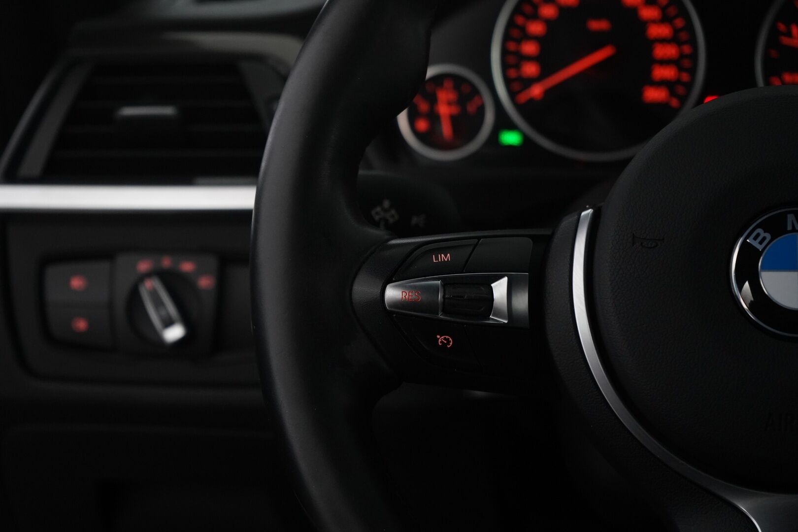 BMW 418 2015 F36 Gran Coupe 418d TwinPower Turbo A Business Aut. *Tutkat / Proffanavi / Ratinlämmitin / Urheiluistuimet* - Suomi auto / M-Sport sisäpaketti / Juuri katsastettu / Viimeisin huolto 6/25