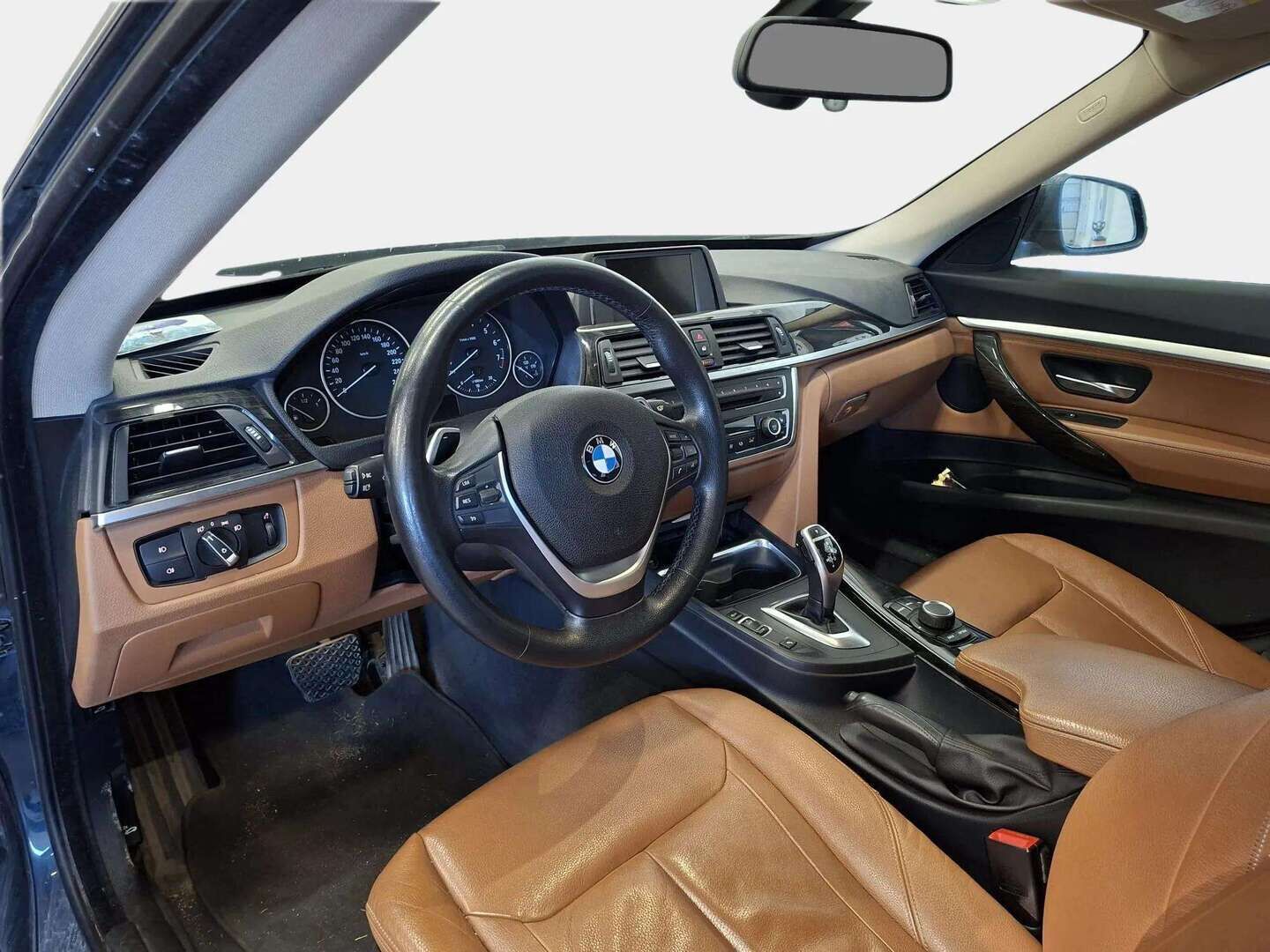 BMW 320 Gran Turismo 2015 F34 Gran Turismo 320i TwinPower Turbo A Limited xDrive Edition Lines - | Suomi-auto | Lohko & sisäpistoke | Konjakkinahat | Tutkat | Vakkari | Bluethooth | Ratinlämmitin | Sähkökontti | 2x renkaat- ja aluvanteet |