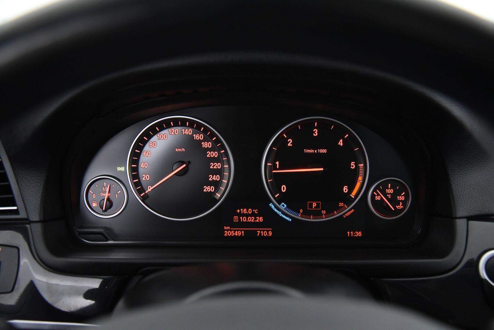 BMW 520 2015 F11 Touring 520d TwinPower Turbo A Limited xDrive Edition Exclusive / Webasto / Vetokoukku / Sport-penkit / Nahat / - 2-om Suomi-auto / LED / Ambiente valaistus / 