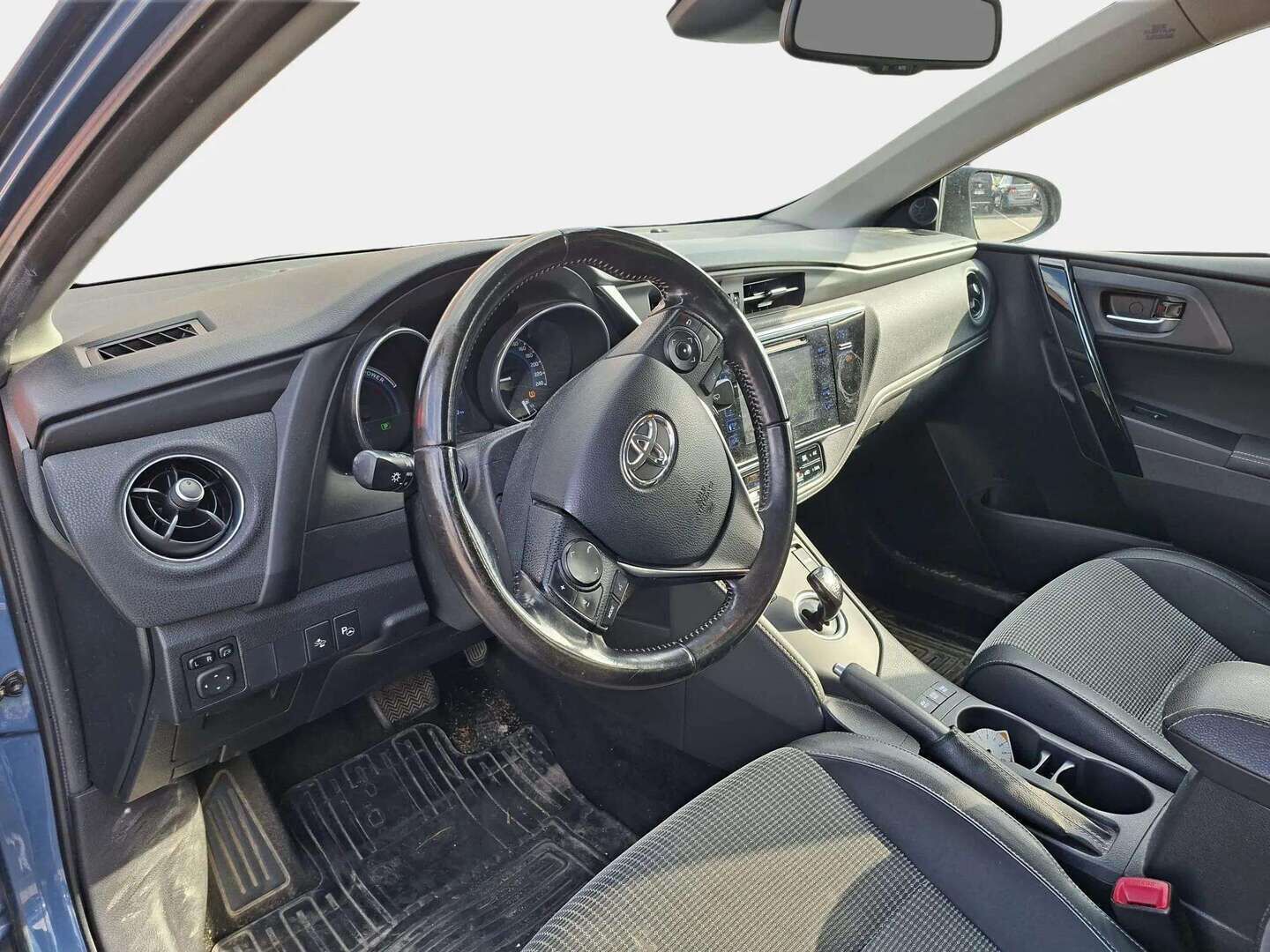 Toyota Auris 2015 Touring Sports 1,8 Hybrid Premium - Navi | LED | Vakkari | P.kamera | Pysäköinti-avustin | Kaistavahti | Panoraamakatto | Suomi-auto | 2x renkaat aluin |