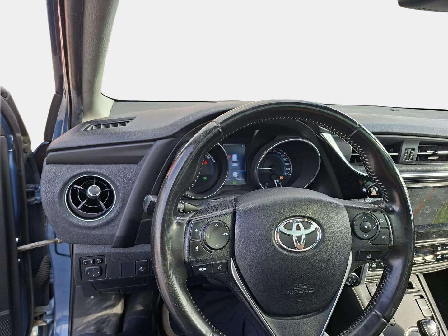 Toyota Auris 2015 Touring Sports 1,8 Hybrid Premium - Navi | LED | Vakkari | P.kamera | Pysäköinti-avustin | Kaistavahti | Panoraamakatto | Suomi-auto | 2x renkaat aluin |