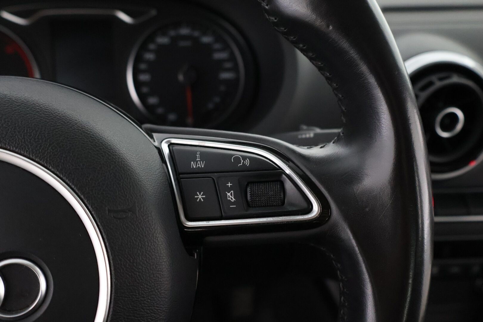 Audi A3 2016 Sedan Land of quattro S line Edition 1,6 TDI 81 kW quattro - Suomi-auto | S-Line | Koukku | Vakkari | Urheiluistuimet | LED | Lohko+sis | Bluetooth