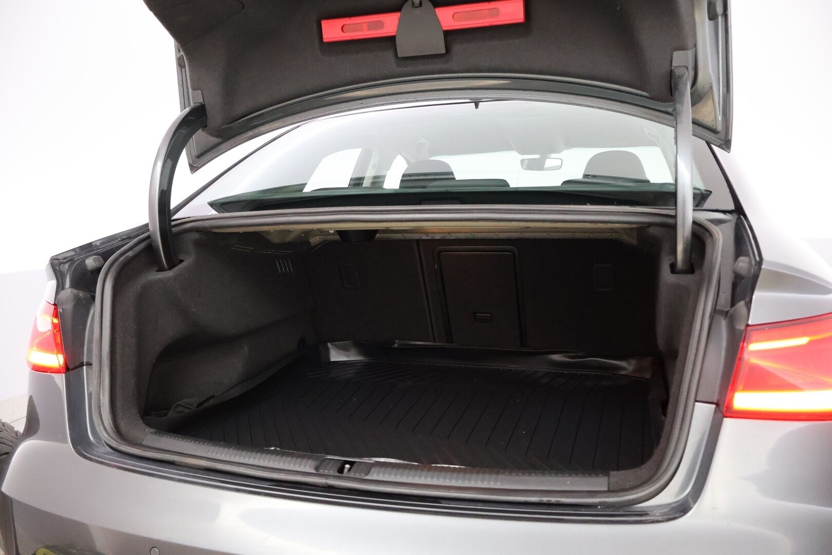 Audi A3 2016 Sedan Land of quattro S line Edition 1,6 TDI 81 kW quattro - Suomi-auto | S-Line | Koukku | Vakkari | Urheiluistuimet | LED | Lohko+sis | Bluetooth
