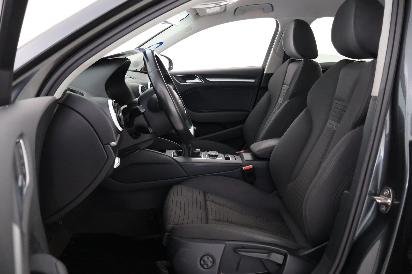 Audi A3 2016 Sedan Land of quattro S line Edition 1,6 TDI 81 kW quattro - Suomi-auto | S-Line | Koukku | Vakkari | Urheiluistuimet | LED | Lohko+sis | Bluetooth