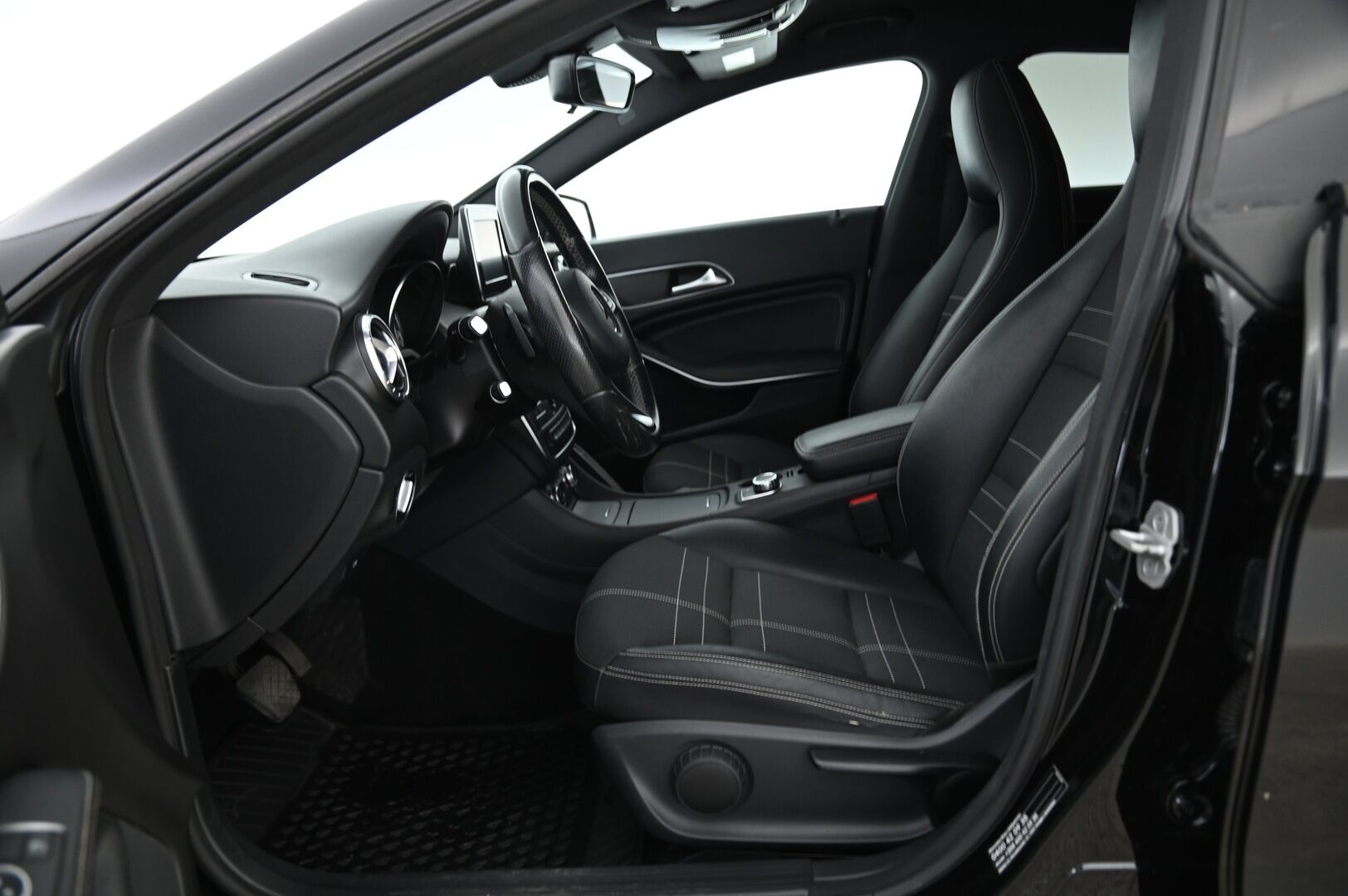 Mercedes-Benz CLA 2016 200 CDI A Shooting Brake Premium Business **Peruutuskamera / Koukku / Lohko / Bi-Xenon**