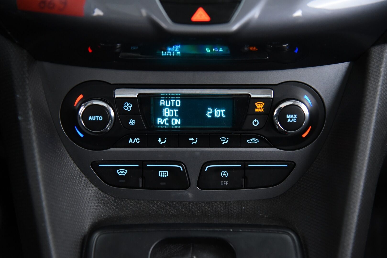 Ford Grand Tourneo Connect 2016 1,5 TDCi 120 hv PowerShift A6 Titanium / Myydään huutokaupat.com:issa! - Invaramppi! / Pegabus taksi / Suomi-auto / Todella siisti metreihin!