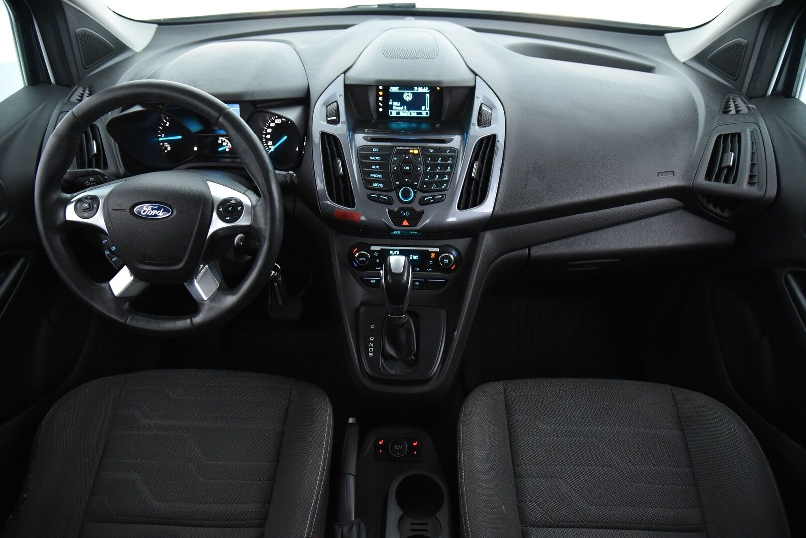 Ford Grand Tourneo Connect 2016 1,5 TDCi 120 hv PowerShift A6 Titanium / Myydään huutokaupat.com:issa! - Invaramppi! / Pegabus taksi / Suomi-auto / Todella siisti metreihin!