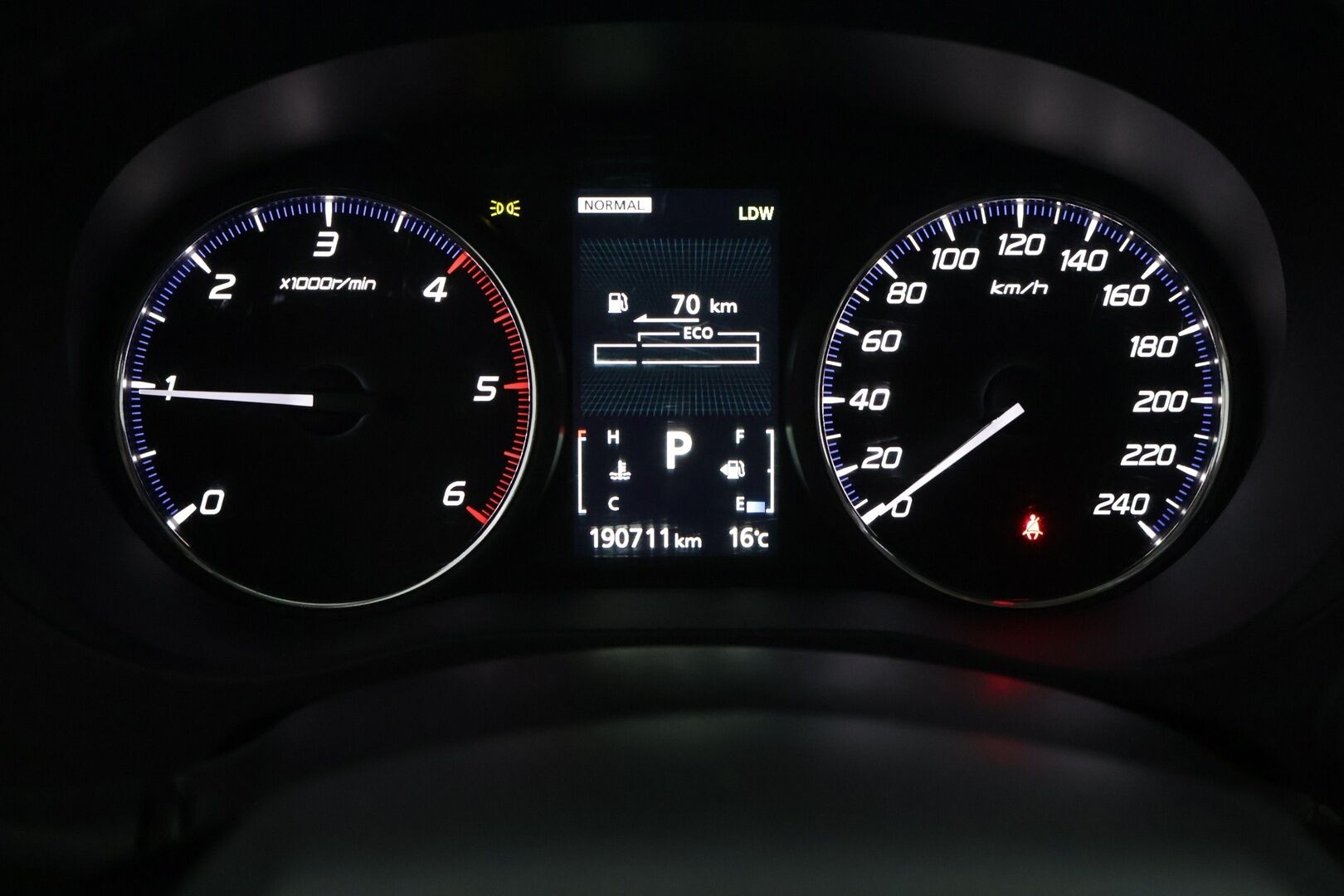 Mitsubishi Outlander 2016 2,2 DI-D Instyle NAVI AT 4WD 7P Business - ACC / Koukku / Nahat / Sähkökontti / Lohko