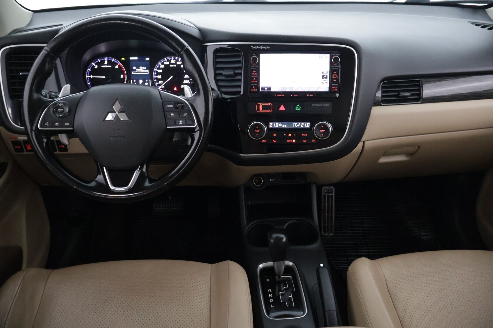 Mitsubishi Outlander 2016 2,2 DI-D Instyle NAVI AT 4WD 7P Business - ACC / Koukku / Nahat / Sähkökontti / Lohko