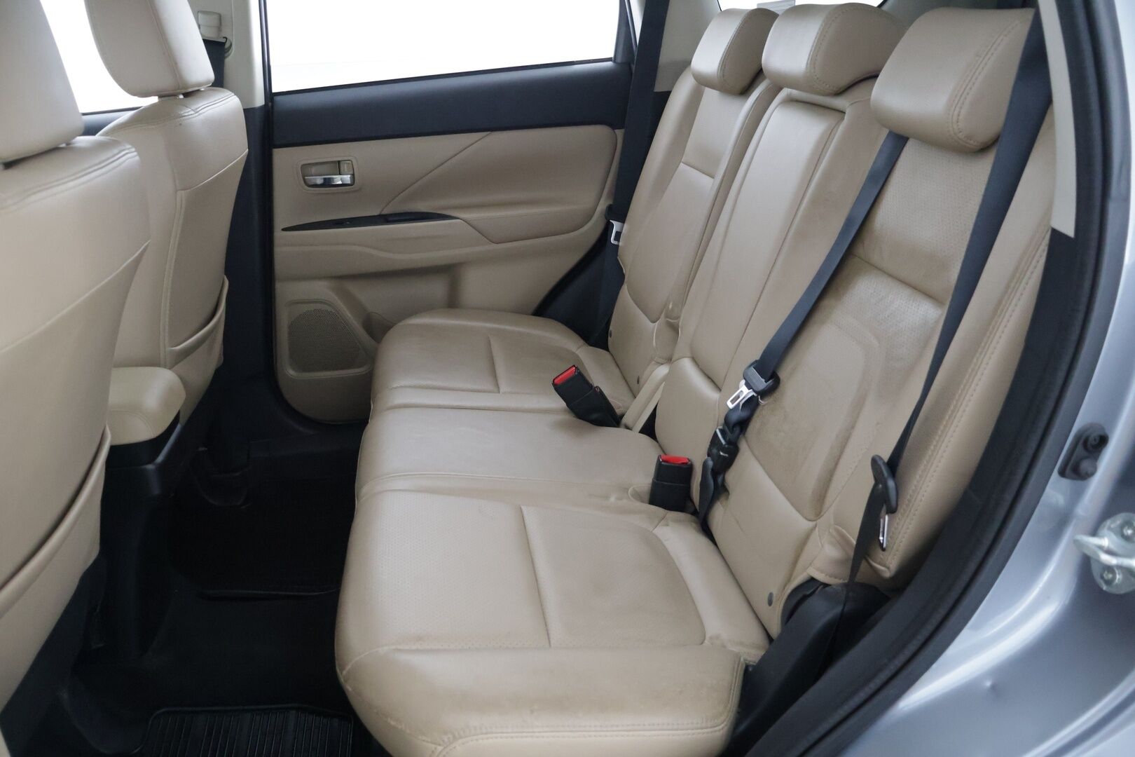 Mitsubishi Outlander 2016 2,2 DI-D Instyle NAVI AT 4WD 7P Business - ACC / Koukku / Nahat / Sähkökontti / Lohko