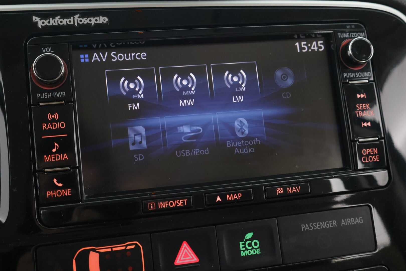 Mitsubishi Outlander 2016 2,2 DI-D Instyle NAVI AT 4WD 7P Business - ACC / Koukku / Nahat / Sähkökontti / Lohko