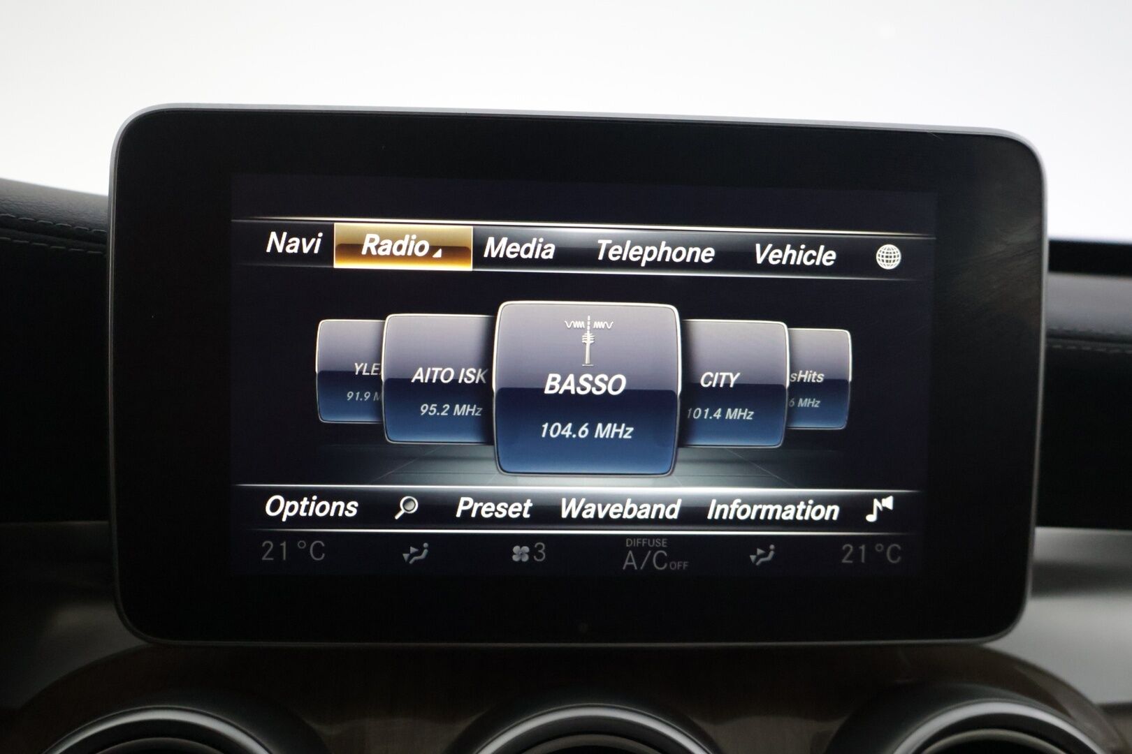 Mercedes-Benz C 2015 250 BlueTec 4Matic T A Premium Business - | Vaaleat nahat muisteilla | Isompi näyttö | ILS | Burmester | Neliveto | Ilma-alusta | Taittuva koukku | Uudet kesä- ja talvirenkaat
