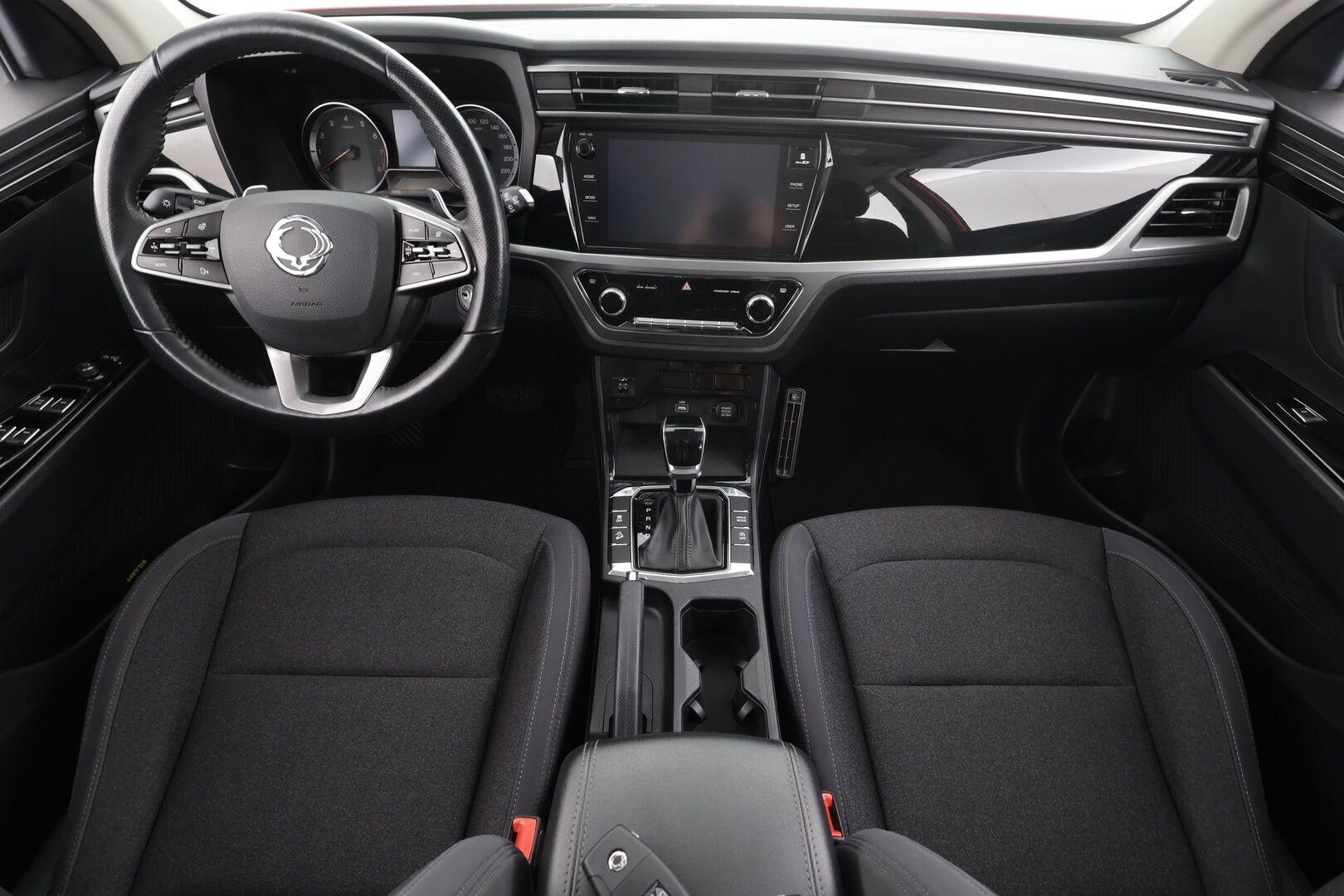 SsangYong Korando 2021 G1,5T 2WD 6AT QUARTZ * Vakkari / P.kamera / Navi / Lohko+Sisä / Koukku / Ratinlämmitin / Kaistavahti * - 1.Om Suomi-auto / Kahdet renkaat aluvanteilla