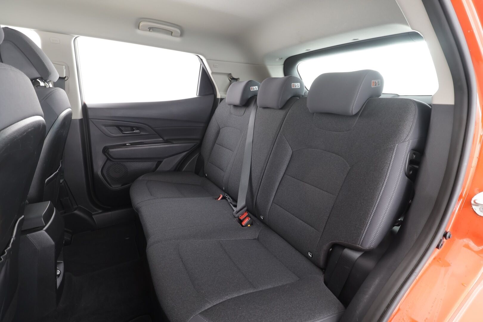 SsangYong Korando 2021 G1,5T 2WD 6AT QUARTZ * Vakkari / P.kamera / Navi / Lohko+Sisä / Koukku / Ratinlämmitin / Kaistavahti * - 1.Om Suomi-auto / Kahdet renkaat aluvanteilla