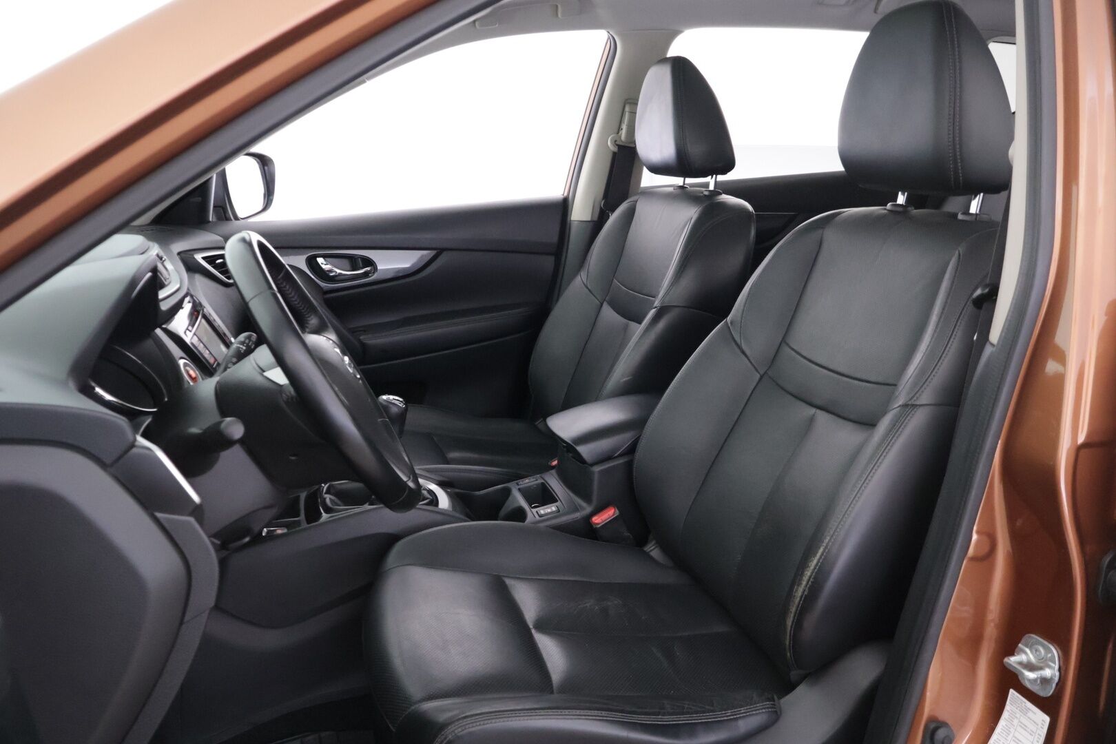 Nissan X-Trail 2015 dCi 130 Tekna 2WD 6 MT 7 Seats E6 */ Panorama / Navi / 360-kamera / Nahkaistuimet / Vakkari / Lohko / Koukku  / 2x renkaat /* - 7-Paikkainen / Kattavat varusteet / 2x renkaat