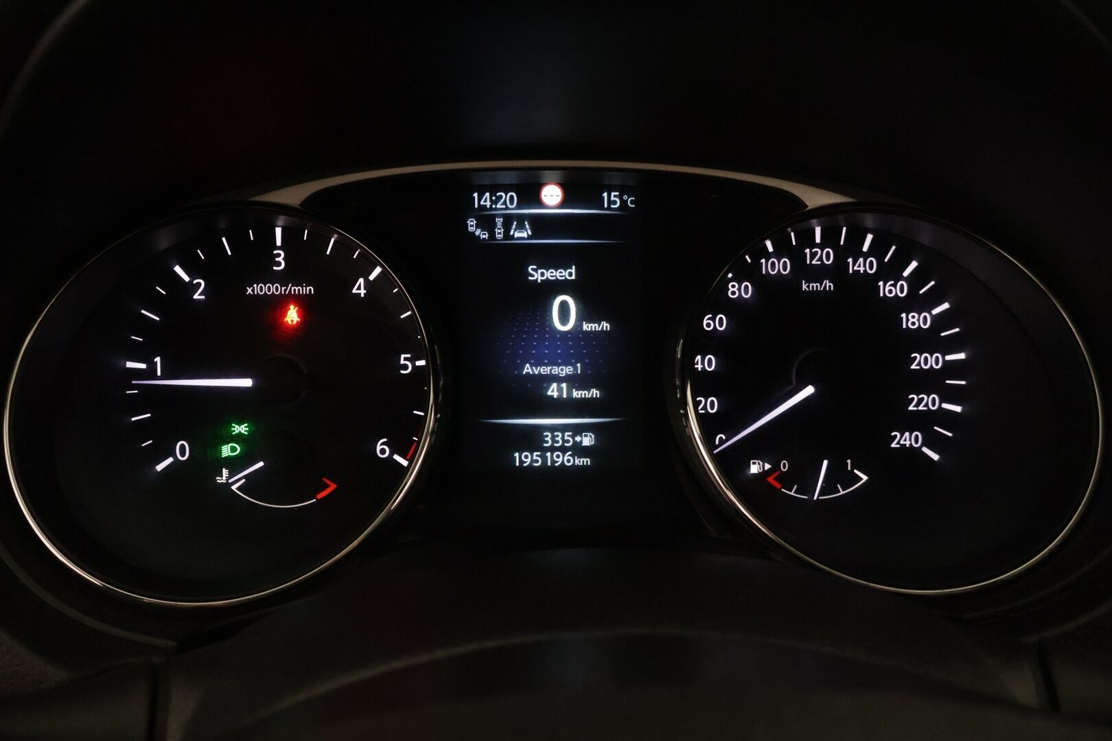 Nissan X-Trail 2015 dCi 130 Tekna 2WD 6 MT 7 Seats E6 */ Panorama / Navi / 360-kamera / Nahkaistuimet / Vakkari / Lohko / Koukku  / 2x renkaat /* - 7-Paikkainen / Kattavat varusteet / 2x renkaat