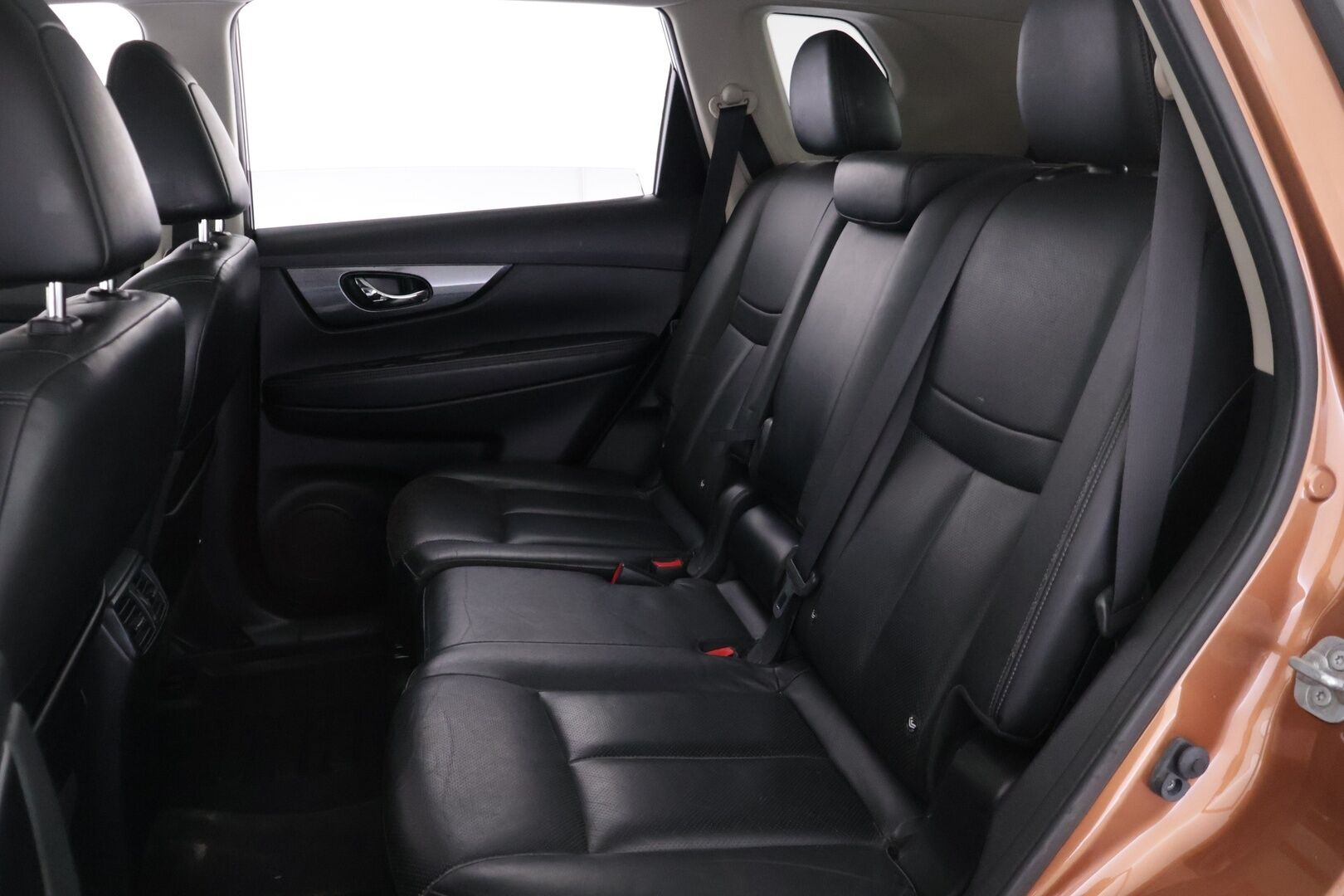 Nissan X-Trail 2015 dCi 130 Tekna 2WD 6 MT 7 Seats E6 */ Panorama / Navi / 360-kamera / Nahkaistuimet / Vakkari / Lohko / Koukku  / 2x renkaat /* - 7-Paikkainen / Kattavat varusteet / 2x renkaat - HULLUT AVAJAISHULINAT KORKOTARJOUS 3,29 %