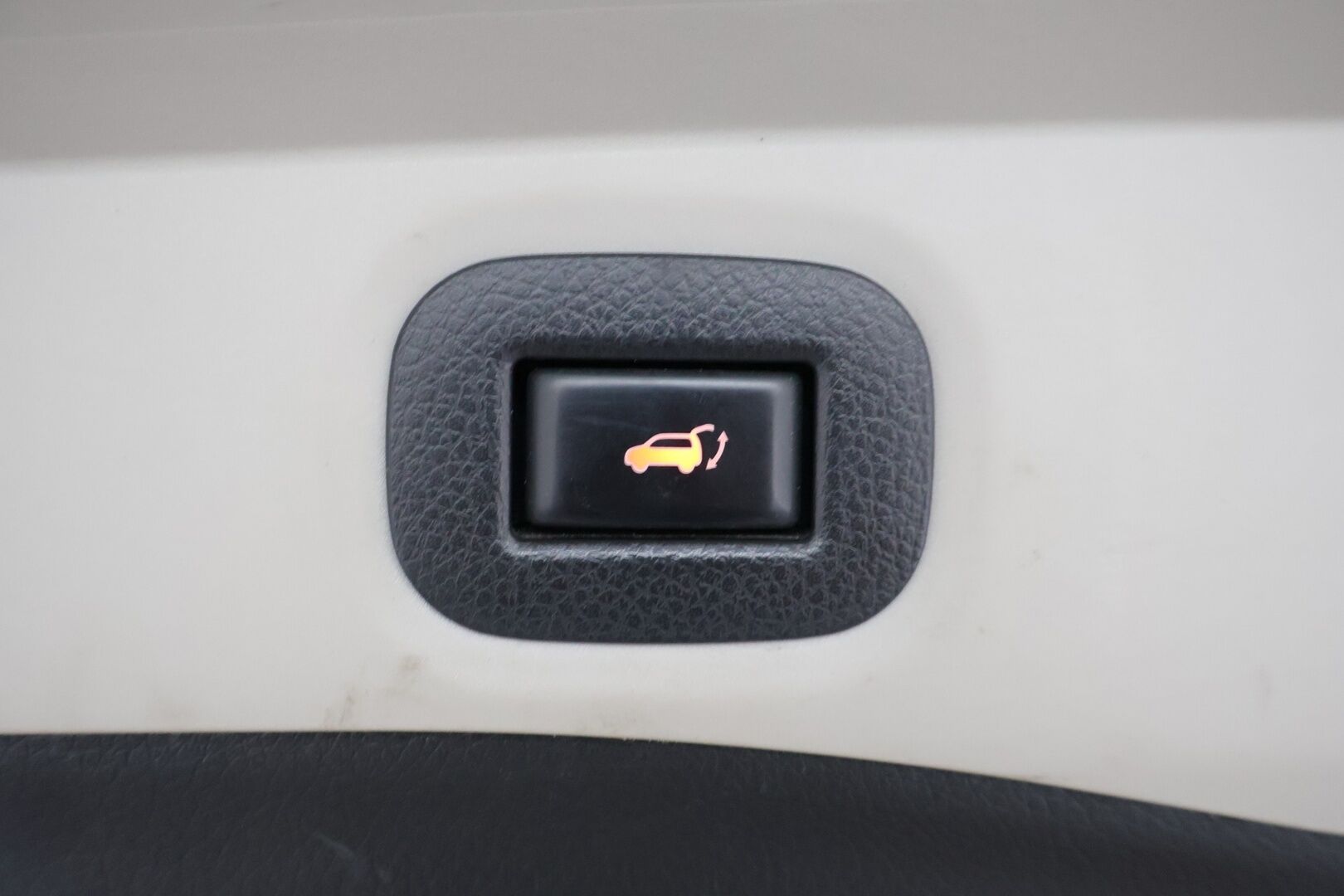 Nissan X-Trail 2015 dCi 130 Tekna 2WD 6 MT 7 Seats E6 */ Panorama / Navi / 360-kamera / Nahkaistuimet / Vakkari / Lohko / Koukku  / 2x renkaat /* - 7-Paikkainen / Kattavat varusteet / 2x renkaat - HULLUT AVAJAISHULINAT KORKOTARJOUS 3,29 %