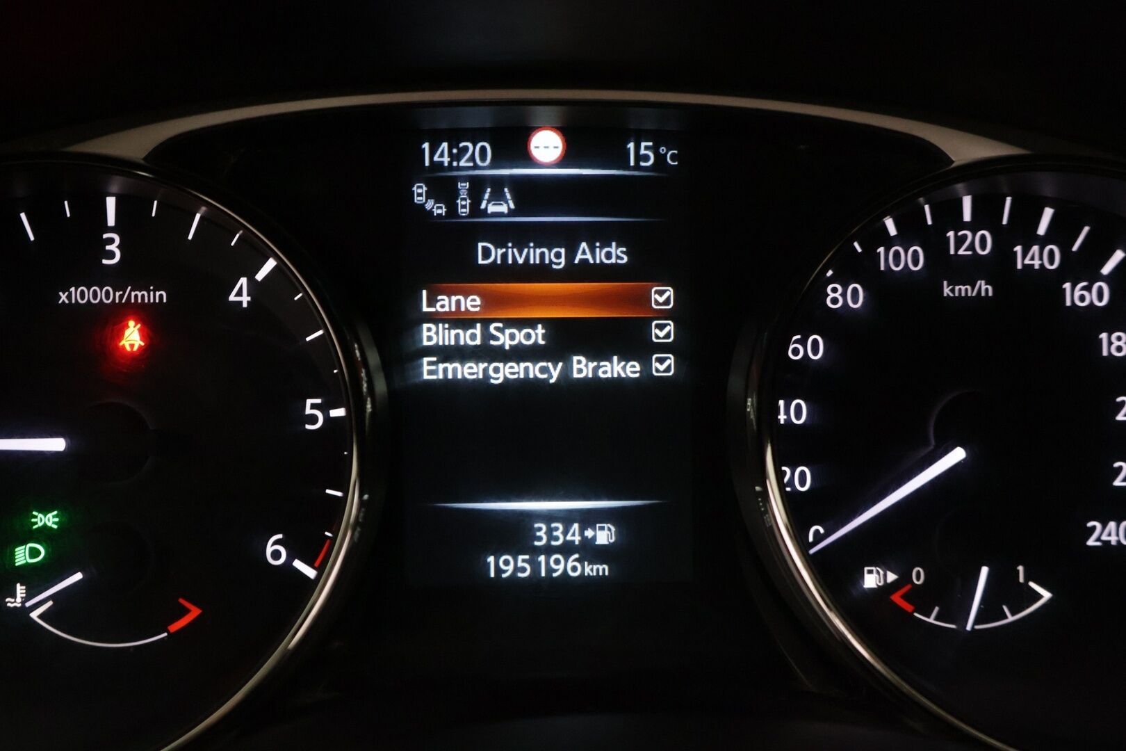 Nissan X-Trail 2015 dCi 130 Tekna 2WD 6 MT 7 Seats E6 */ Panorama / Navi / 360-kamera / Nahkaistuimet / Vakkari / Lohko / Koukku  / 2x renkaat /* - 7-Paikkainen / Kattavat varusteet / 2x renkaat