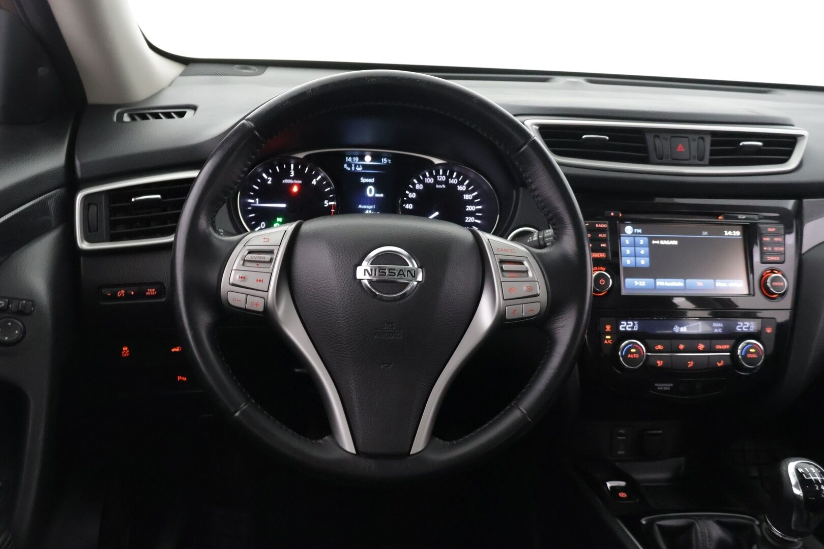 Nissan X-Trail 2015 dCi 130 Tekna 2WD 6 MT 7 Seats E6 */ Panorama / Navi / 360-kamera / Nahkaistuimet / Vakkari / Lohko / Koukku  / 2x renkaat /* - 7-Paikkainen / Kattavat varusteet / 2x renkaat