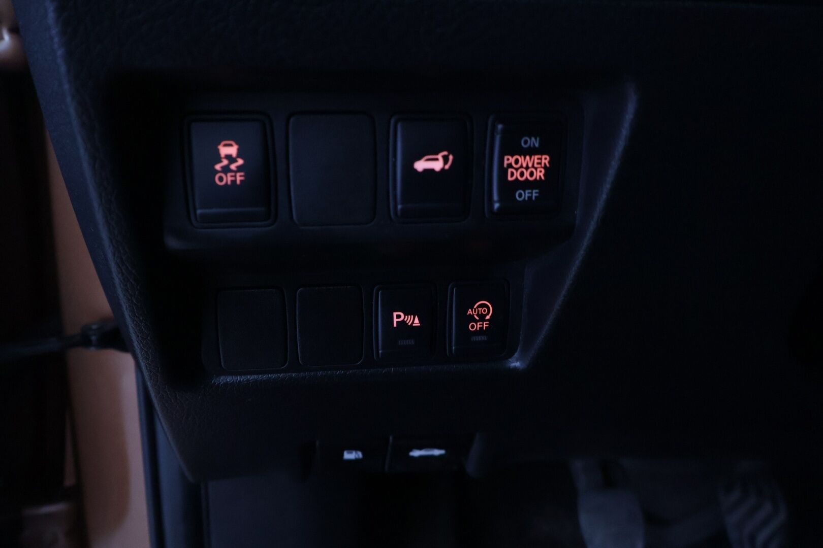 Nissan X-Trail 2015 dCi 130 Tekna 2WD 6 MT 7 Seats E6 */ Panorama / Navi / 360-kamera / Nahkaistuimet / Vakkari / Lohko / Koukku  / 2x renkaat /* - 7-Paikkainen / Kattavat varusteet / 2x renkaat - HULLUT AVAJAISHULINAT KORKOTARJOUS 3,29 %