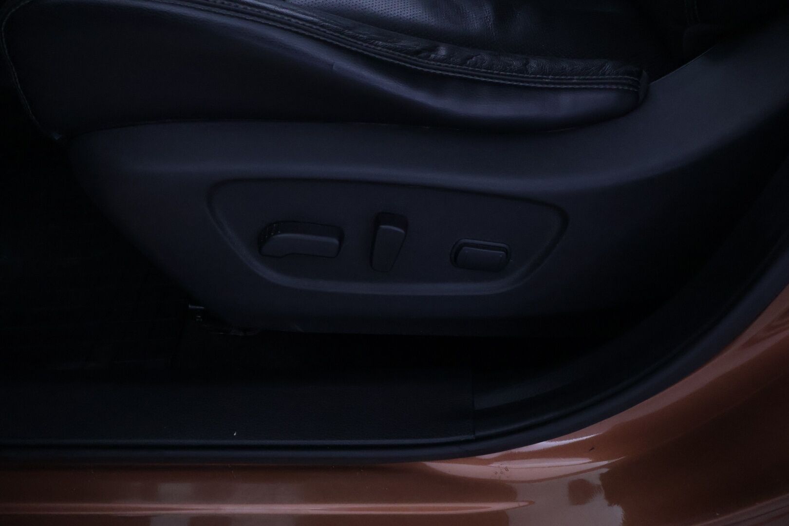 Nissan X-Trail 2015 dCi 130 Tekna 2WD 6 MT 7 Seats E6 */ Panorama / Navi / 360-kamera / Nahkaistuimet / Vakkari / Lohko / Koukku  / 2x renkaat /* - 7-Paikkainen / Kattavat varusteet / 2x renkaat - HULLUT AVAJAISHULINAT KORKOTARJOUS 3,29 %