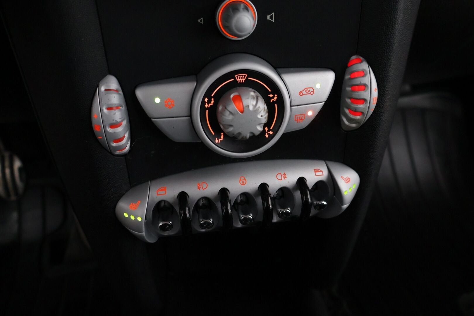 MINI Cooper S 2009 R56 Hatchback - YritysOutlet - Myydään vain yrityksille - – Tämä auto myydään YritysOutlet -valikoimasta vain yritykselle