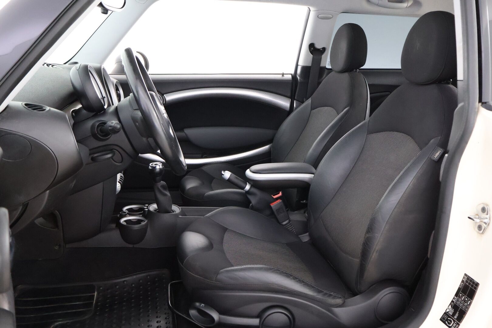 MINI Cooper S 2009 R56 Hatchback - YritysOutlet - Myydään vain yrityksille - – Tämä auto myydään YritysOutlet -valikoimasta vain yritykselle