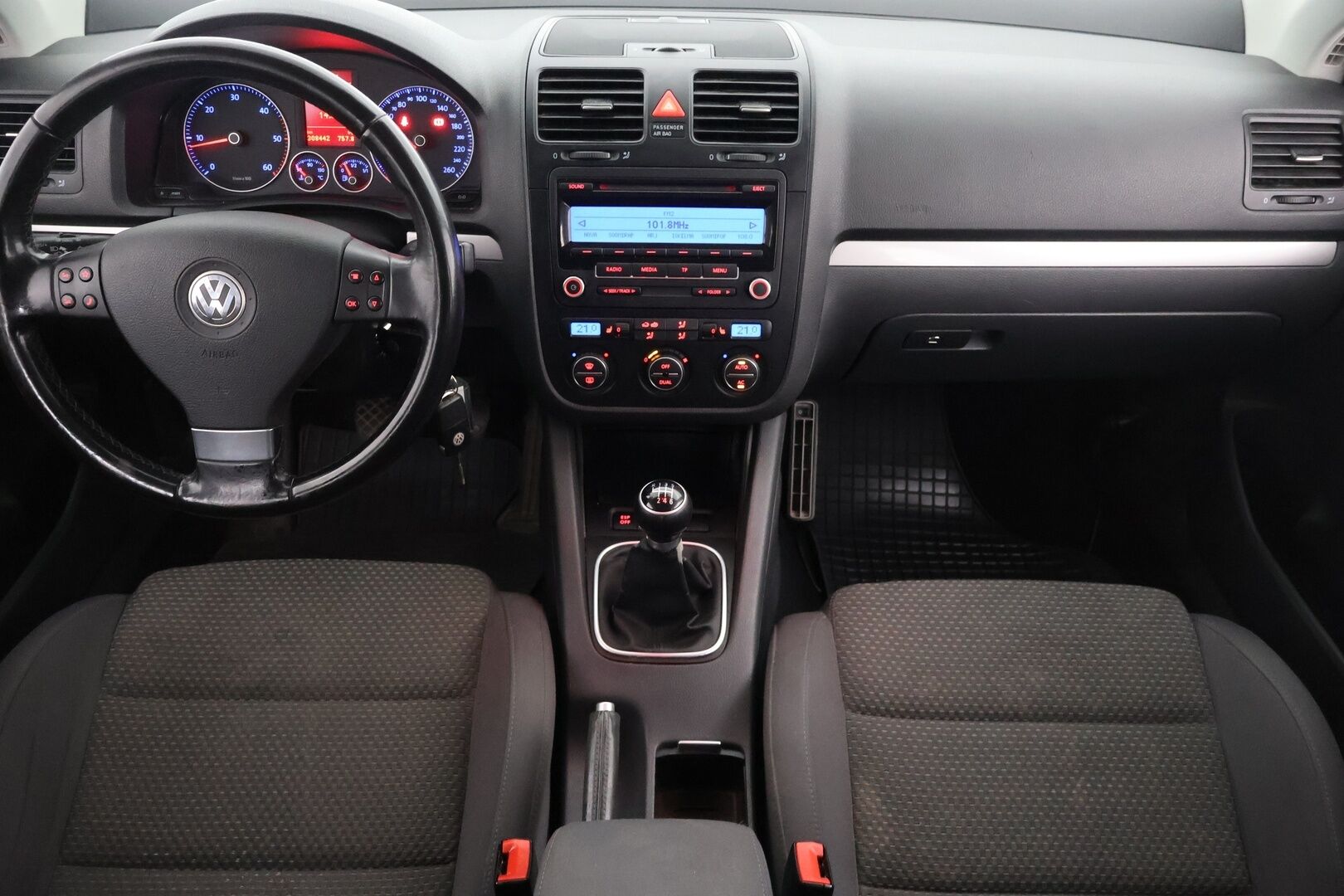 Volkswagen Golf 2009 Variant Sportline 2,0 TDI 103 kW PowerDiesel  - Myydään Huutokaupat.comissa - Suomi-auto | Vakkari | Koukku | Myydään Huutokaupat.comissa