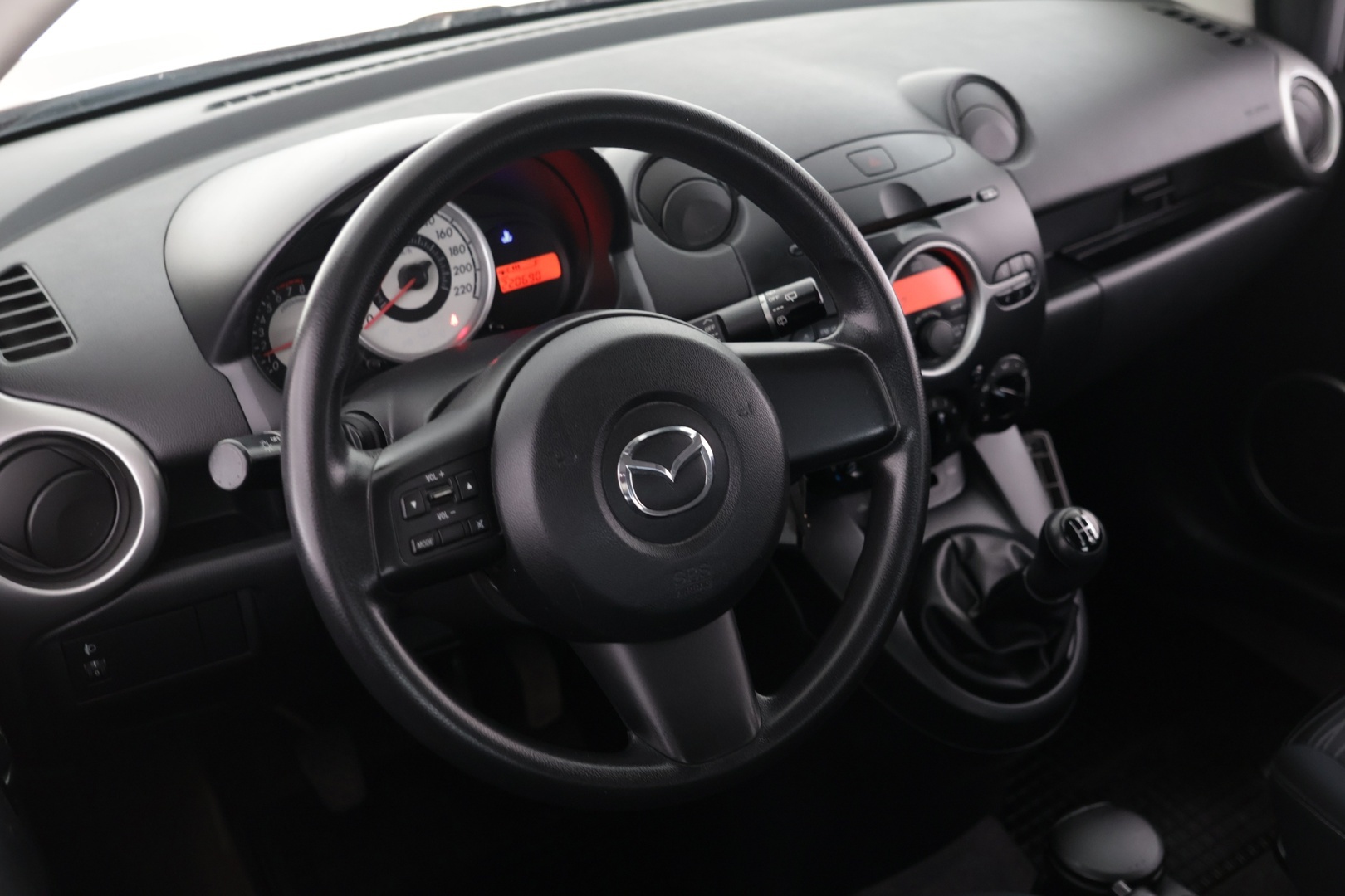Mazda Mazda2 2008 1,3 Classic 5MT 5ov Z01 / Kahdet renkaat aluilla / Suomi-auto / Ilmastointi