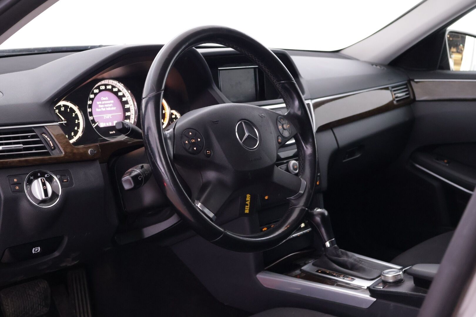 Mercedes-Benz E 2010 250 CDI BE T A Business *Myydään Huutokaupat.com* - | Webasto | Koukku | Vakkari | Suomi-auto |