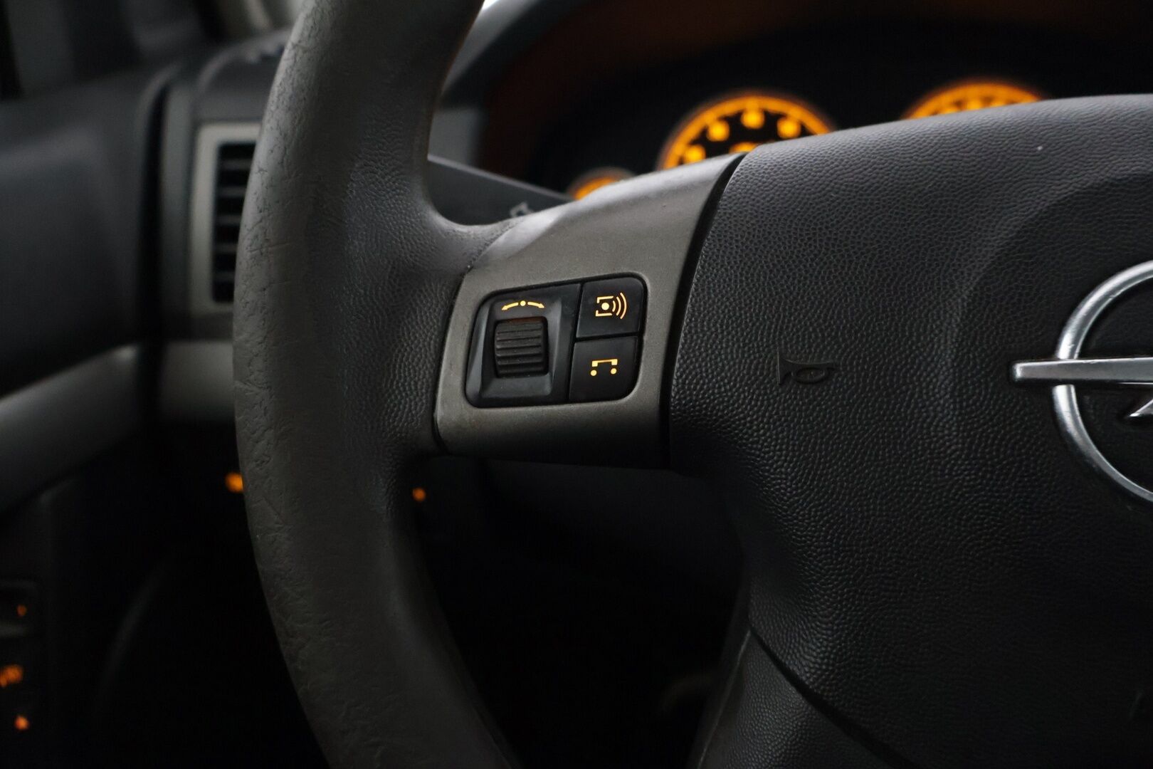 Opel Vectra 2005 5D VECTRA STW 1.8-ZCF35/283 **YritysOutlet - Myydään vain yrityksille - Suomi-auto / Huoltokirja / Lohkolämmitin / Vakkari / Vetokoukku*