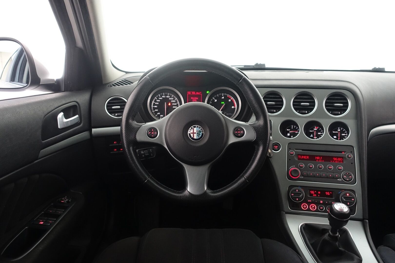 Alfa Romeo 159 2011 Sportwagon 2,0 JTDm 170hv Business Diesel - Myydään Huutokaupat.com - | Huoltokirja | Vakkari | Lohko+sisä | – Tämä auto myydään huutokaupat.com -sivuston kautta
