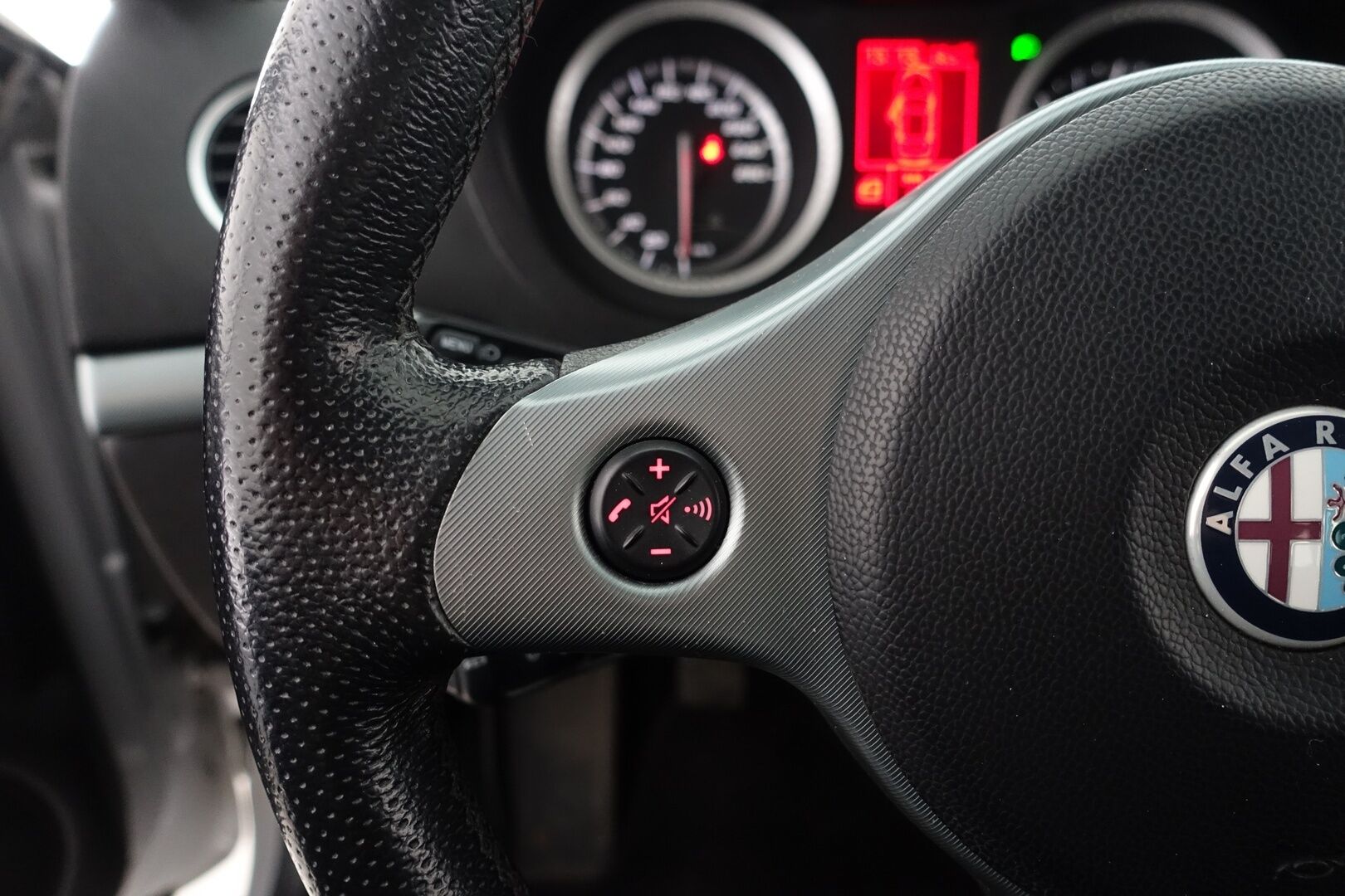 Alfa Romeo 159 2011 Sportwagon 2,0 JTDm 170hv Business Diesel - Myydään Huutokaupat.com - | Huoltokirja | Vakkari | Lohko+sisä | – Tämä auto myydään huutokaupat.com -sivuston kautta