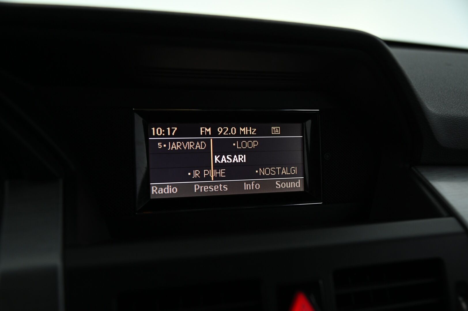 Mercedes-Benz GLK 2010 220 CDI BE 4Matic A Premium Business *Suomi-auto / Vetokoukku / Vakkari / Xenon* - Huippu maasturi / Puolinahkapenkit