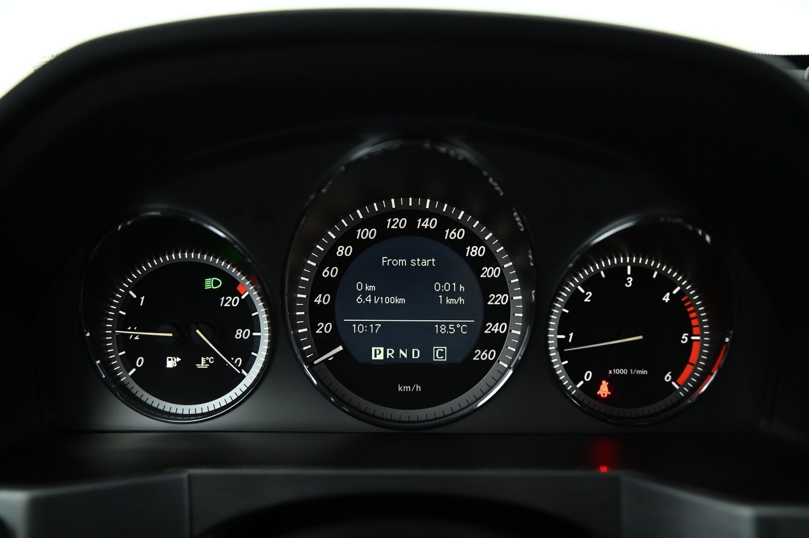 Mercedes-Benz GLK 2010 220 CDI BE 4Matic A Premium Business *Suomi-auto / Vetokoukku / Vakkari / Xenon* - Huippu maasturi / Puolinahkapenkit