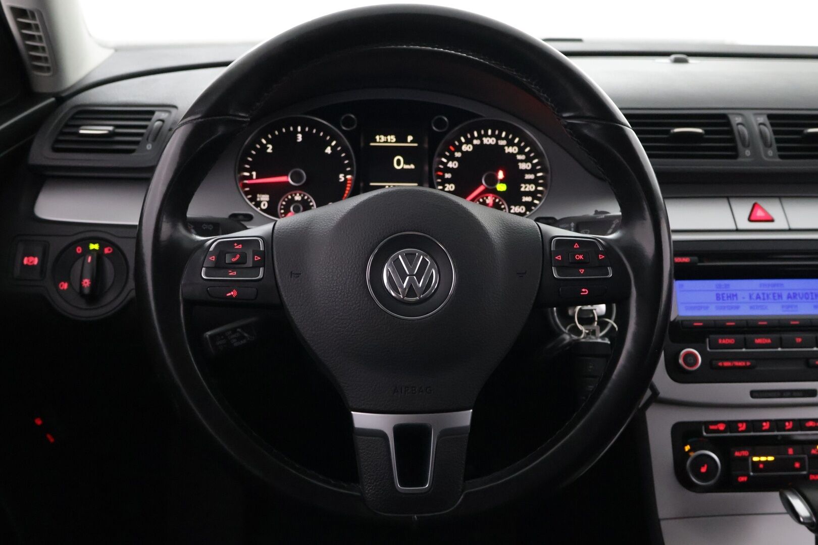 Volkswagen Passat 2010 VOLKSWAGEN PASSATVariant Comfortline 2,0 TDI 103 kW DSG-aut. - | Suomi-auto | Webasto | P-tutkat | Aktiivinen pysäköintiavustin | Kahdet renkaat | - KORKO VAIN 3,99 %