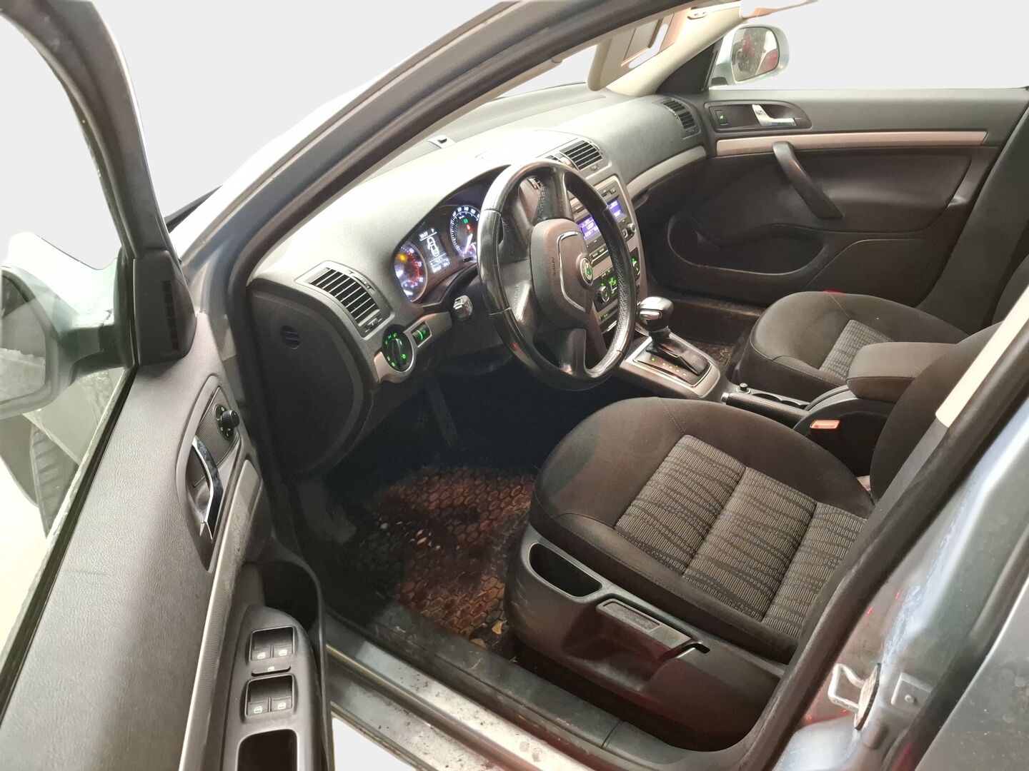 Skoda Octavia 2010 Combi 1,8 TSI Elegance DSG Autom. * YritysOutlet - Myydään vain yrityksille * - * Tämä auto myydään YritysOutlet -valikoimasta vain yrityksille *