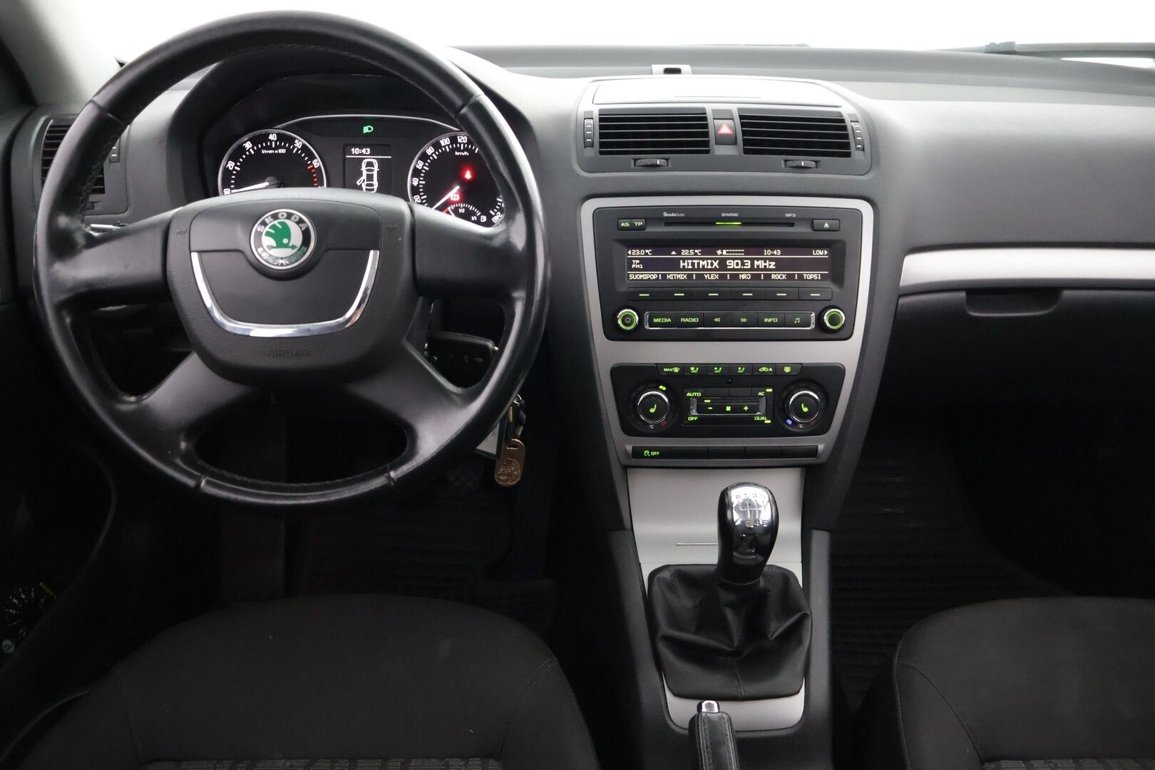 Skoda Octavia 2011 Combi 1,8 TSI Elegance - YritysOutlet - Myydään vain yrityksille - YritysOutlet - Myydään vain yrityksille  | Elegance-varustelu | Adaptiiviset Xenon-ajovalot | Vakionopeudensäädin | Penkinlämmittimet | Vetokoukku | 2x renkaat ja vanteet 