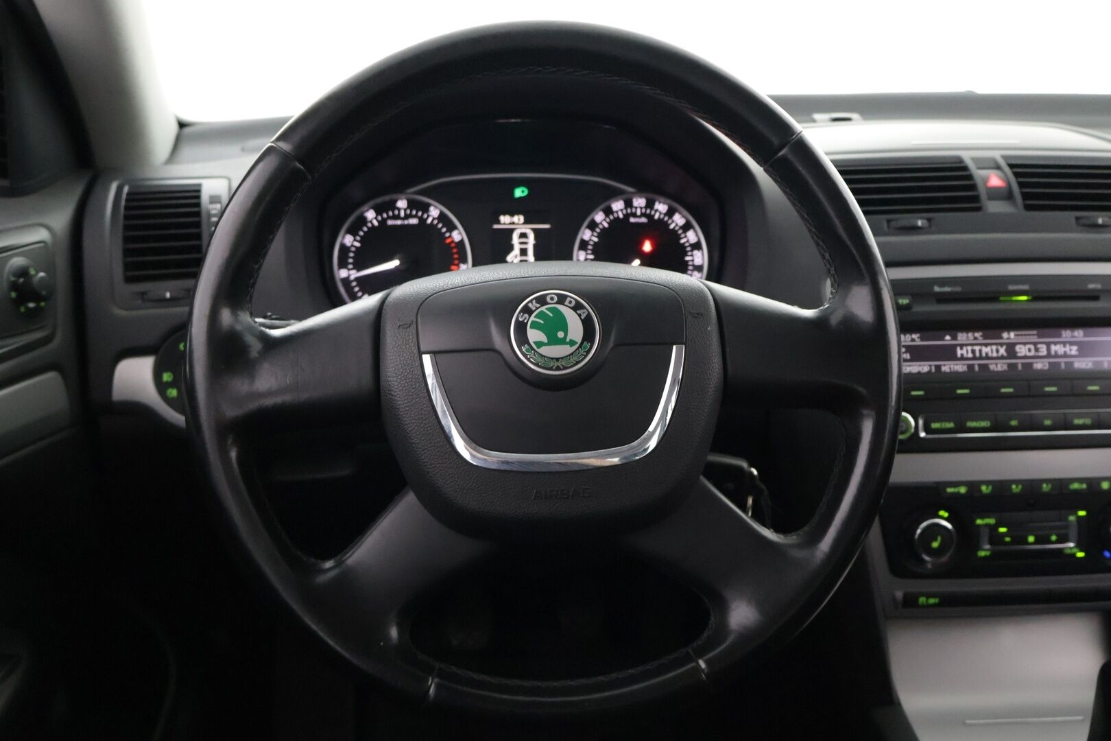 Skoda Octavia 2011 Combi 1,8 TSI Elegance - YritysOutlet - Myydään vain yrityksille - YritysOutlet - Myydään vain yrityksille  | Elegance-varustelu | Adaptiiviset Xenon-ajovalot | Vakionopeudensäädin | Penkinlämmittimet | Vetokoukku | 2x renkaat ja vanteet 