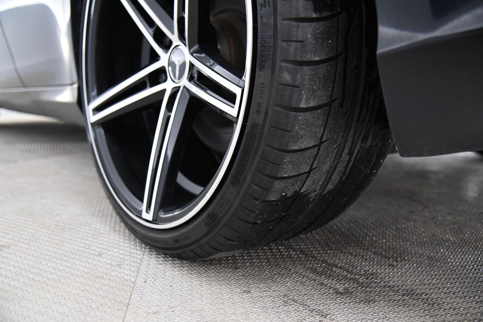 Mercedes-Benz CLS 2005 350 Sedan / Myydään huutokaupat.com:ssa! - MYYDÄÄN VAIN HUUTOKAUPAT.COM:SSA!