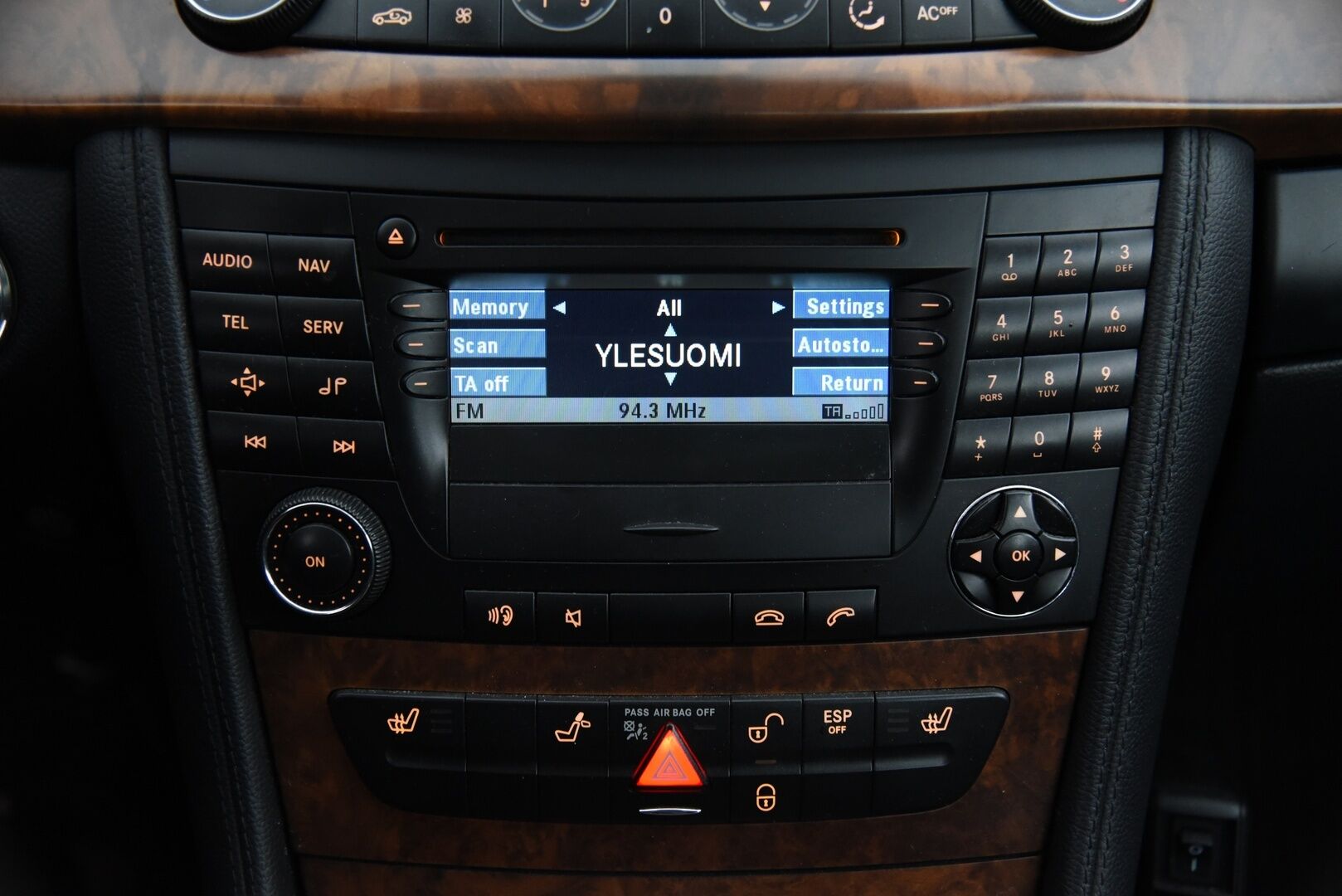 Mercedes-Benz CLS 2005 350 Sedan / Myydään huutokaupat.com:ssa! - MYYDÄÄN VAIN HUUTOKAUPAT.COM:SSA!