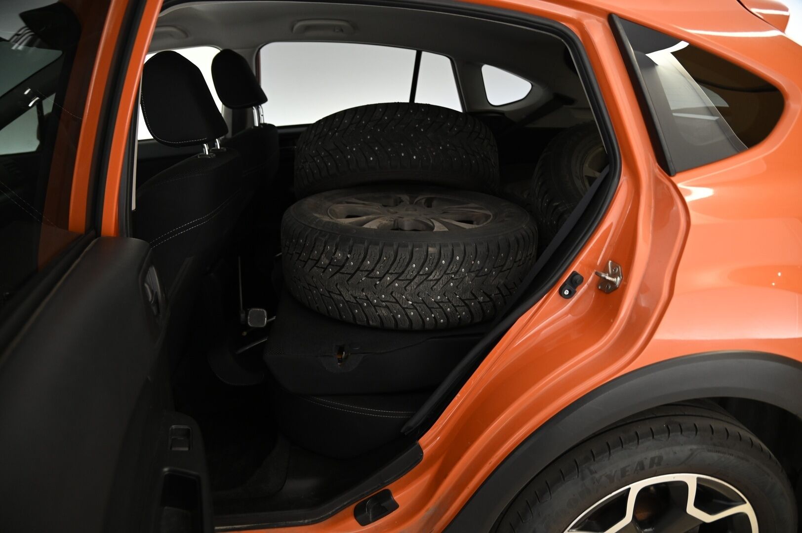 Subaru XV 2013 1,6 S (CF) CVT Myydään huutokaupat.com - *Peruutus kamera / Vetokoukku / Lohkolämmitin / Puolinahat / Vakkari Lisävalo /Erikoisväri*