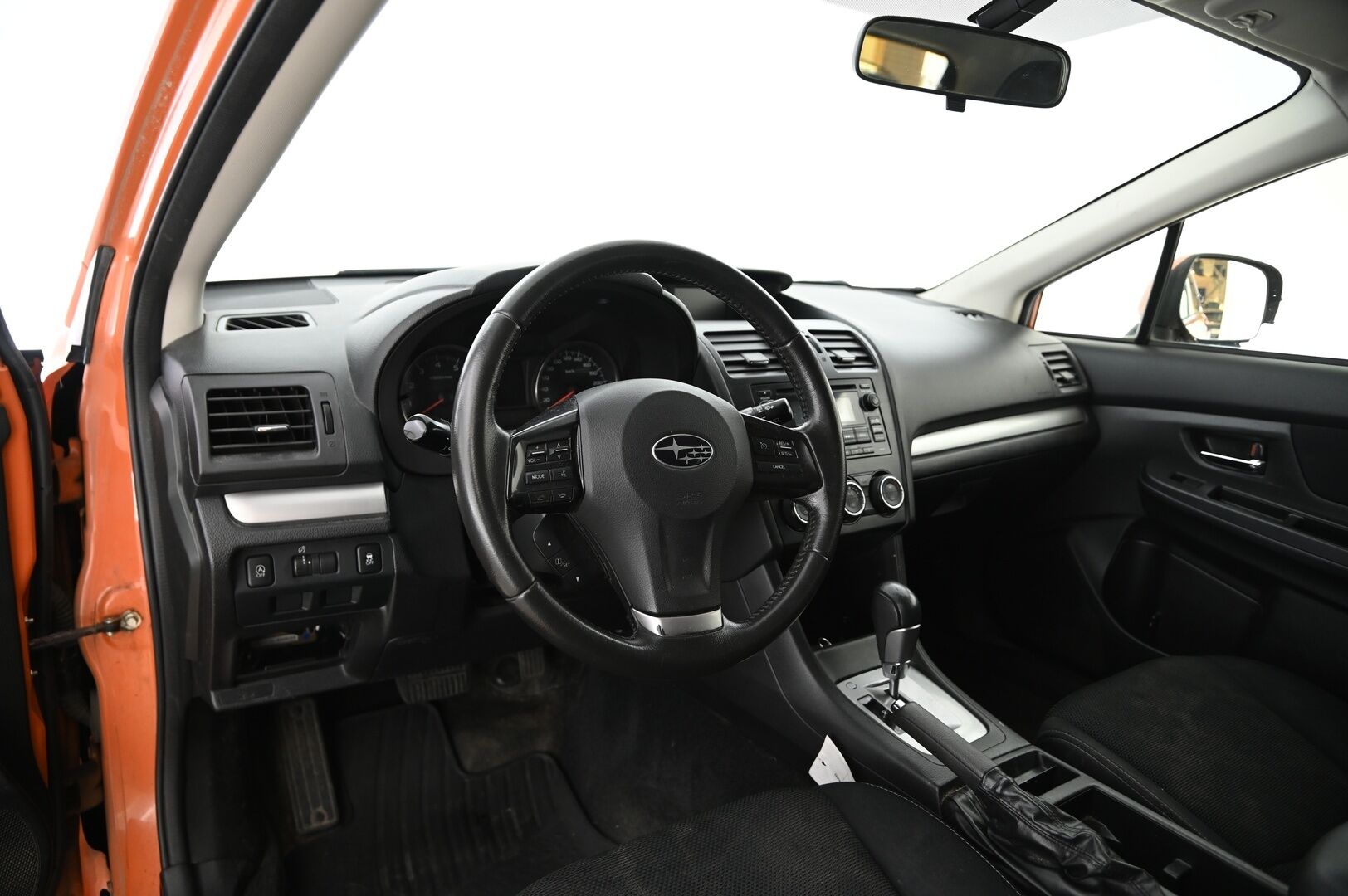 Subaru XV 2013 1,6 S (CF) CVT Myydään huutokaupat.com - *Peruutus kamera / Vetokoukku / Lohkolämmitin / Puolinahat / Vakkari Lisävalo /Erikoisväri*