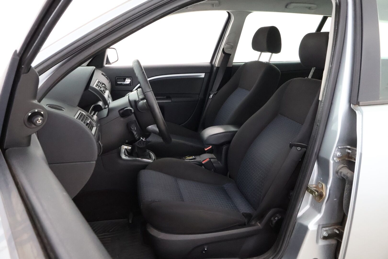 Ford Mondeo 2007 MYYDÄÄN HUUTOKAUPAT.COM!