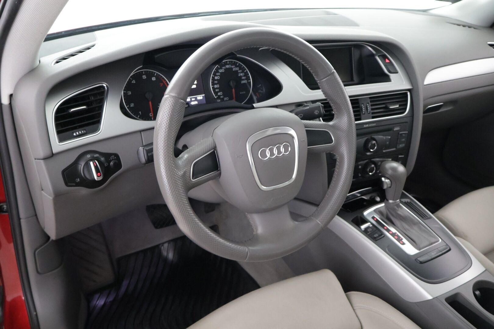 Audi A4 2011 Sedan 1,8 TFSI 118 kW multitronic Le Mans - | Sportti-penkit | Vakkari | Hyvin huollettu | 2x renkaat | 2x Avaimet |