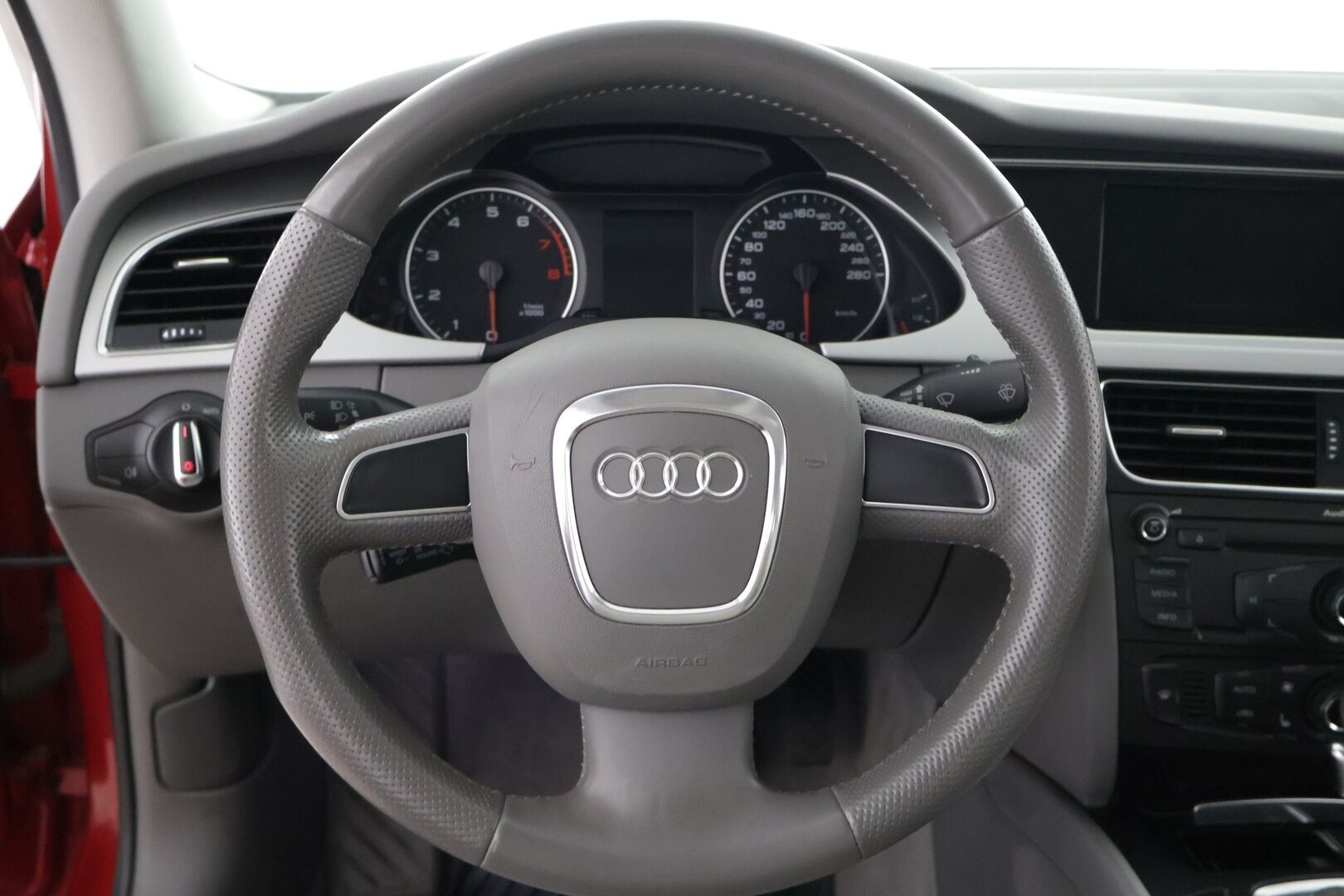 Audi A4 2011 Sedan 1,8 TFSI 118 kW multitronic Le Mans - | Sportti-penkit | Vakkari | Hyvin huollettu | 2x renkaat | 2x Avaimet |