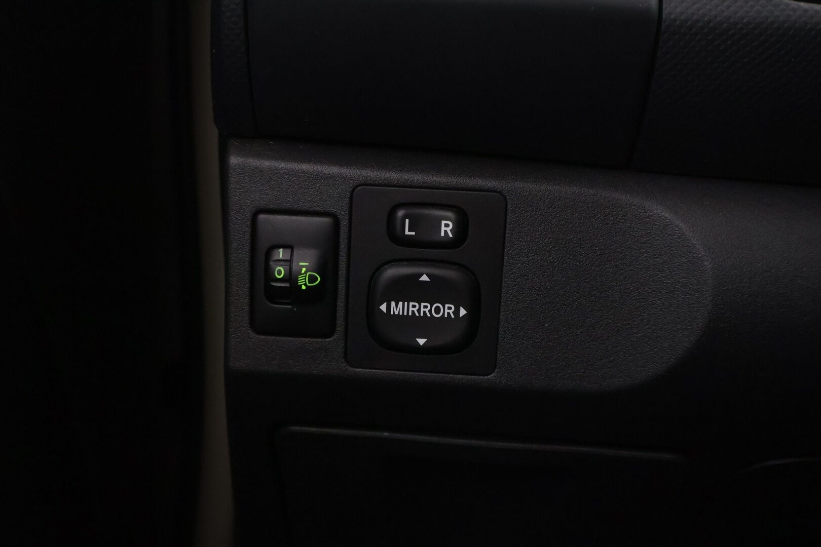Toyota Yaris 2011 1,33 Dual VVT-i Stop & Start Linea Terra 5ov ** Lohko / Ilmastointi / Kahdet renkaat - ** Vähän ajettu / asiallisesti pidetty **